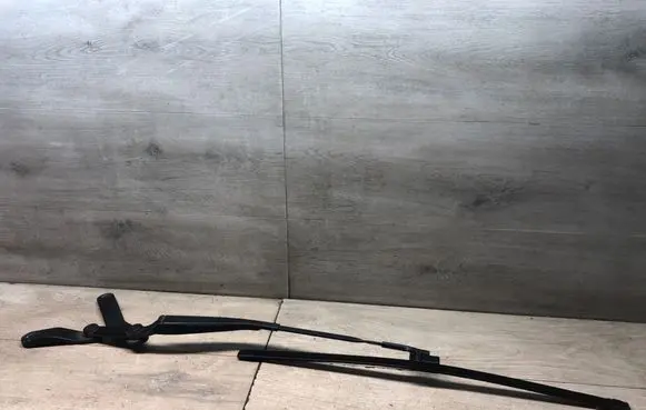 Mercedes-Benz E W212 Front wiper blade arm A2128200944