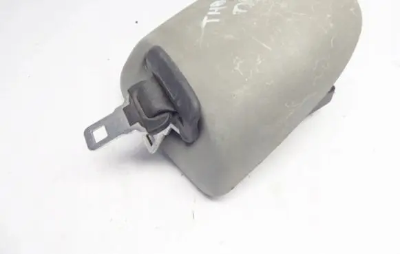 Renault Thalia I Middle seatbelt (rear) 