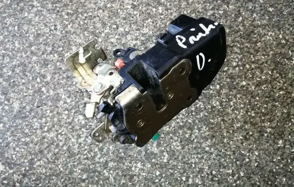 Chrysler Pacifica Front door lock