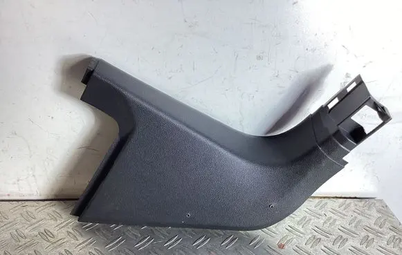 Foot area side trim