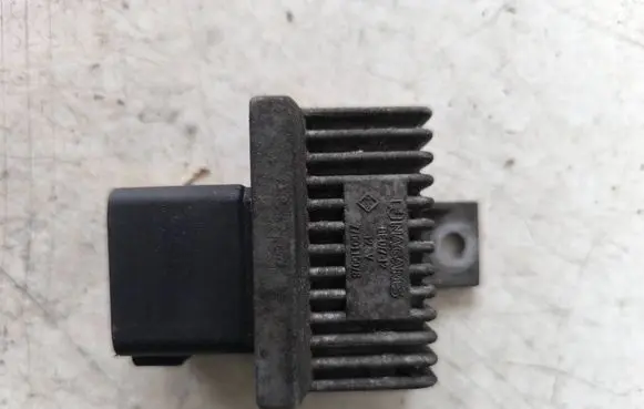 Glow plug pre-heat relay