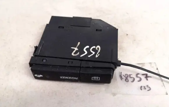 Toyota Avensis T250 Windscreen/window heater switch