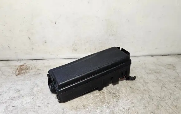 Opel Signum Fuse module 13144709