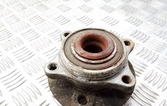 Volvo XC70 Front wheel hub