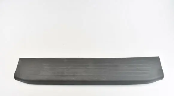 Toyota Hilux (AN10, AN20, AN30) Front sill trim cover 679140K020
