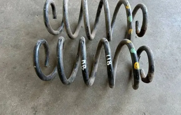 Toyota Avensis T270 Front coil spring