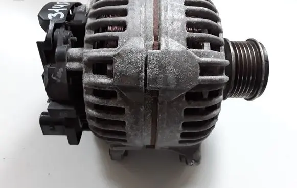 Volkswagen Touran II Generator/alternator 03L903023