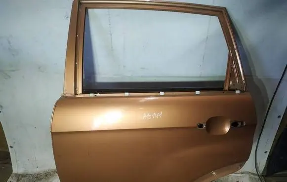 Chevrolet Captiva Rear door oranzines