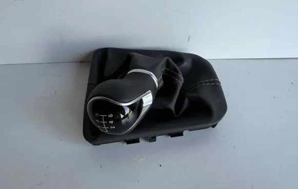 Seat Arona Gear lever shifter trim leather/knob 6F0711113AA