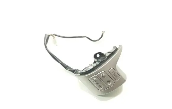 Toyota Auris 150 Steering wheel buttons/switches 