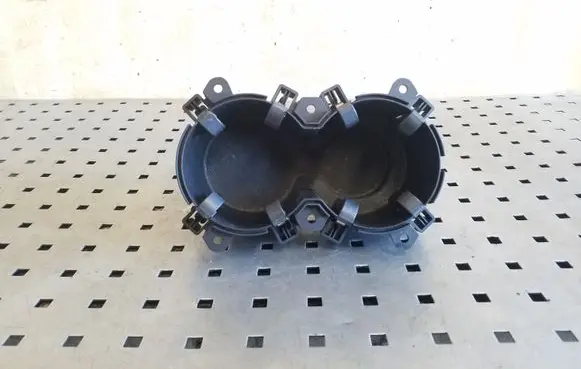 Cup holder front