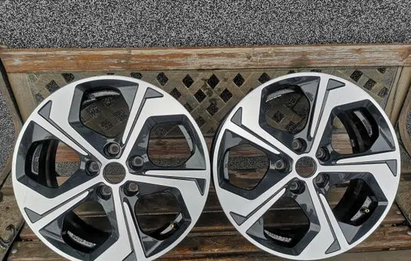 Nissan Qashqai R17 alloy rim 