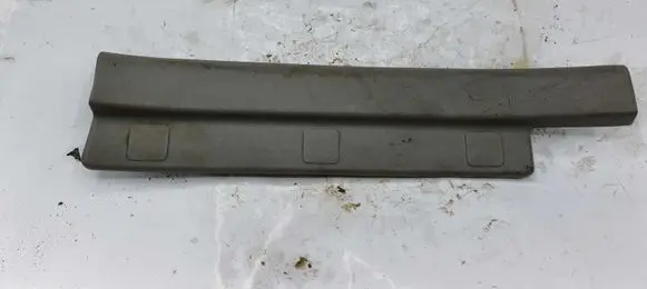 Nissan X-Trail T30 Rear sill trim cover 64769548H300