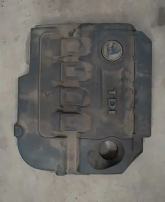 Skoda Octavia Mk3 (5E) Engine cover (trim) 04L103925T