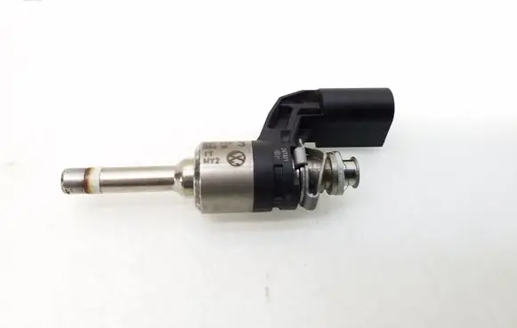 Volkswagen Golf VI Fuel injector 03C906036M