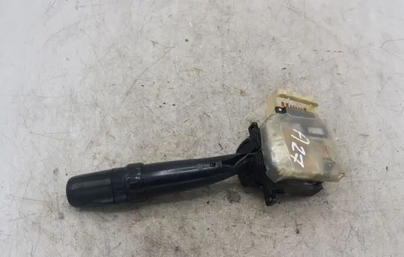 Toyota Avensis T250 Indicator stalk 17A0896