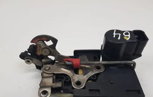 Chevrolet Blazer S10 Rear door lock 16637561