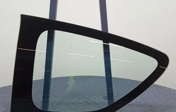 Peugeot 107 Rear side window 