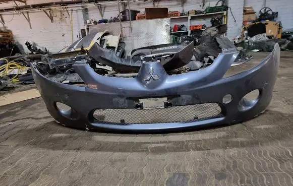 Mitsubishi Grandis Front bumper NOCODE
