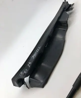 BMW X1 U11 Fender end trim 9883428