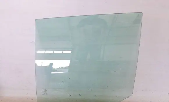 Volvo XC90 Rear door window glass 