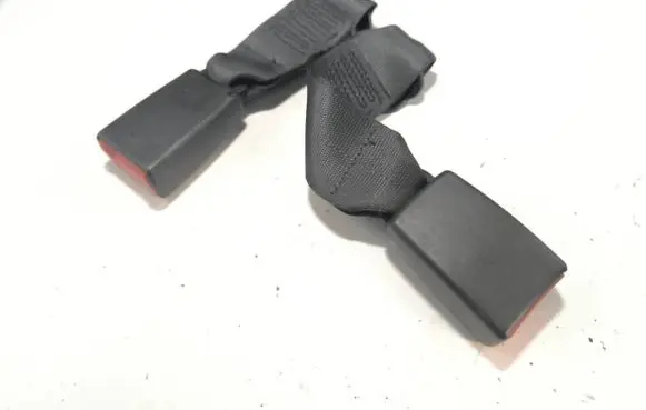 Fiat Croma Middle seatbelt buckle (rear) 33055829
