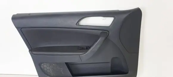 Skoda Yeti (5L) Front door card panel trim 