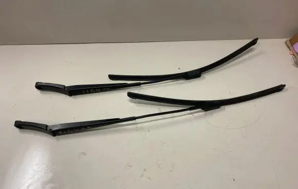 Volkswagen Tiguan Headlight wiper blade set 5N1955410