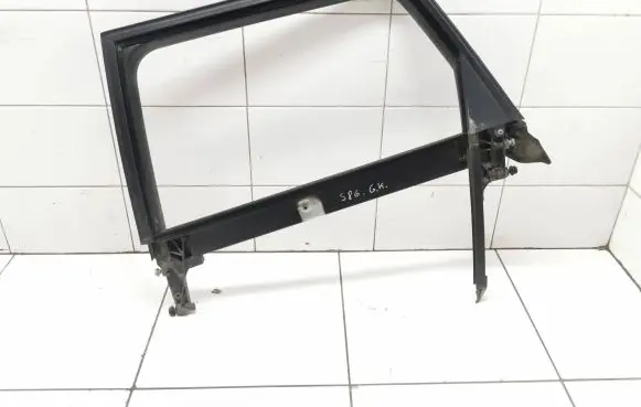 Audi A3 S3 8P Rear door window/glass frame 3p4867415 62931638 200300035