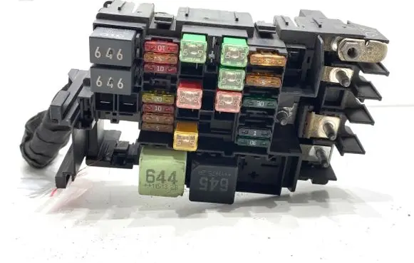 Volkswagen Jetta VI Fuse box set 5C0937819A