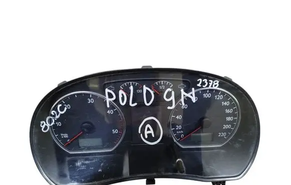Volkswagen Polo Speedometer (instrument cluster) 6Q0920802C
