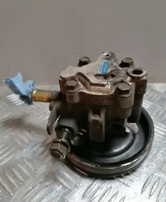 Mitsubishi Pajero Sport I Power steering pump MR448507 04017108