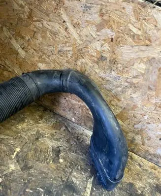 Air intake hose/pipe
