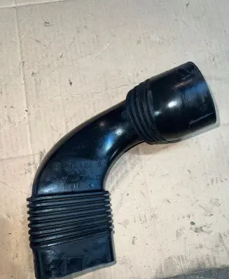 Air intake hose/pipe