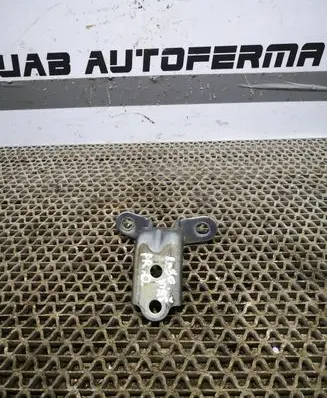 Hyundai i30 Front door upper hinge