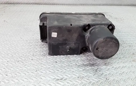 Volkswagen PASSAT B3 Central locking vacuum pump 357962257