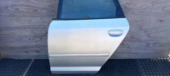 Audi A3 S3 8P Rear door