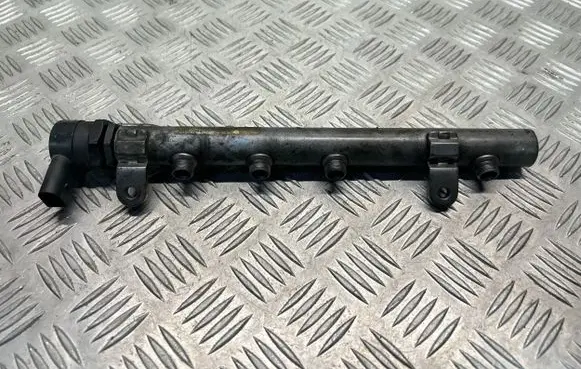 Mercedes-Benz E W211 Fuel main line pipe A6420700495