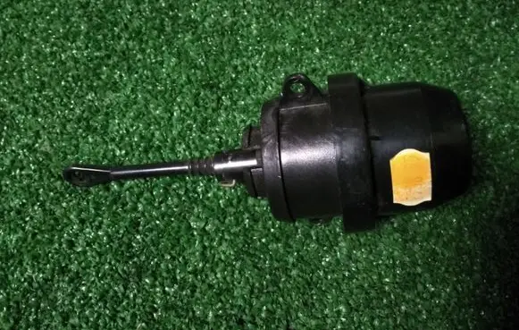 Volkswagen PASSAT B4 Valve vacuum AW23835698R
