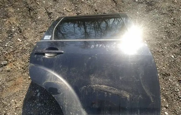 Citroen C-Crosser Rear door juodos