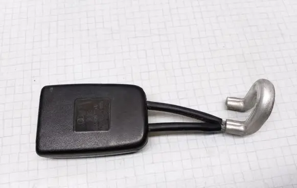 Audi A6 S6 C4 4A Rear seatbelt buckle 8D0857740
