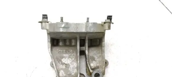 Suzuki SX4 S-Cross Engine mounting bracket 1287