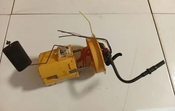 Mazda 2 Fuel level sensor 8V519275