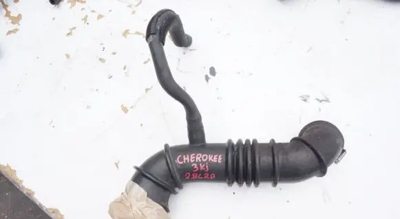 Jeep Cherokee III KJ Air intake hose/pipe