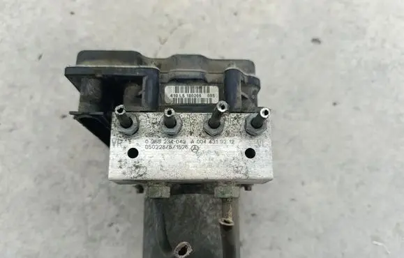 Mercedes-Benz A W169 ABS Pump A0044319212