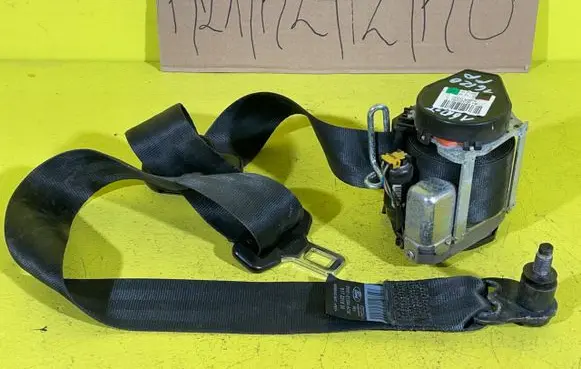 Ford Focus Seat belt trim 