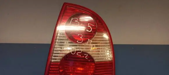 Volkswagen PASSAT B5.5 Rear/tail lights 284002