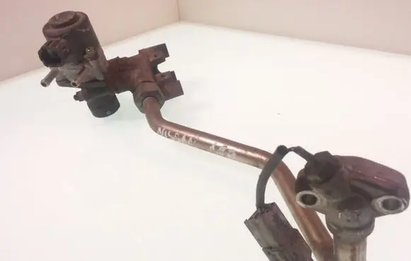 Nissan Almera N16 EGR valve 147105M001
