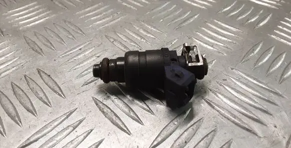 Audi A4 S4 B5 8D Fuel injector 078133551L