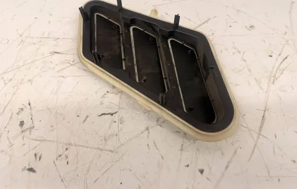 Citroen Berlingo Quarter panel pressure vent BER4KRATWEN2 9818354180